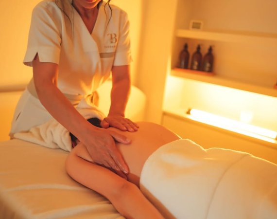 DELUXE SPA